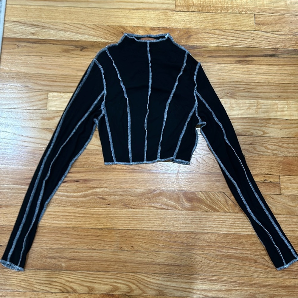 Cute Fall Beige Botany Black Top